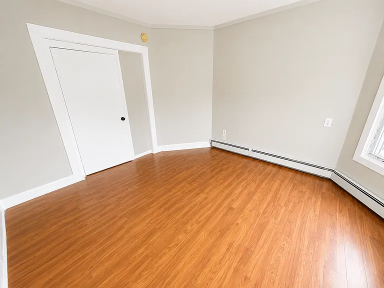 170 W Broadway #3 — Photo 7
