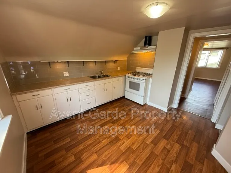 12114 102nd St NW — Photo 1