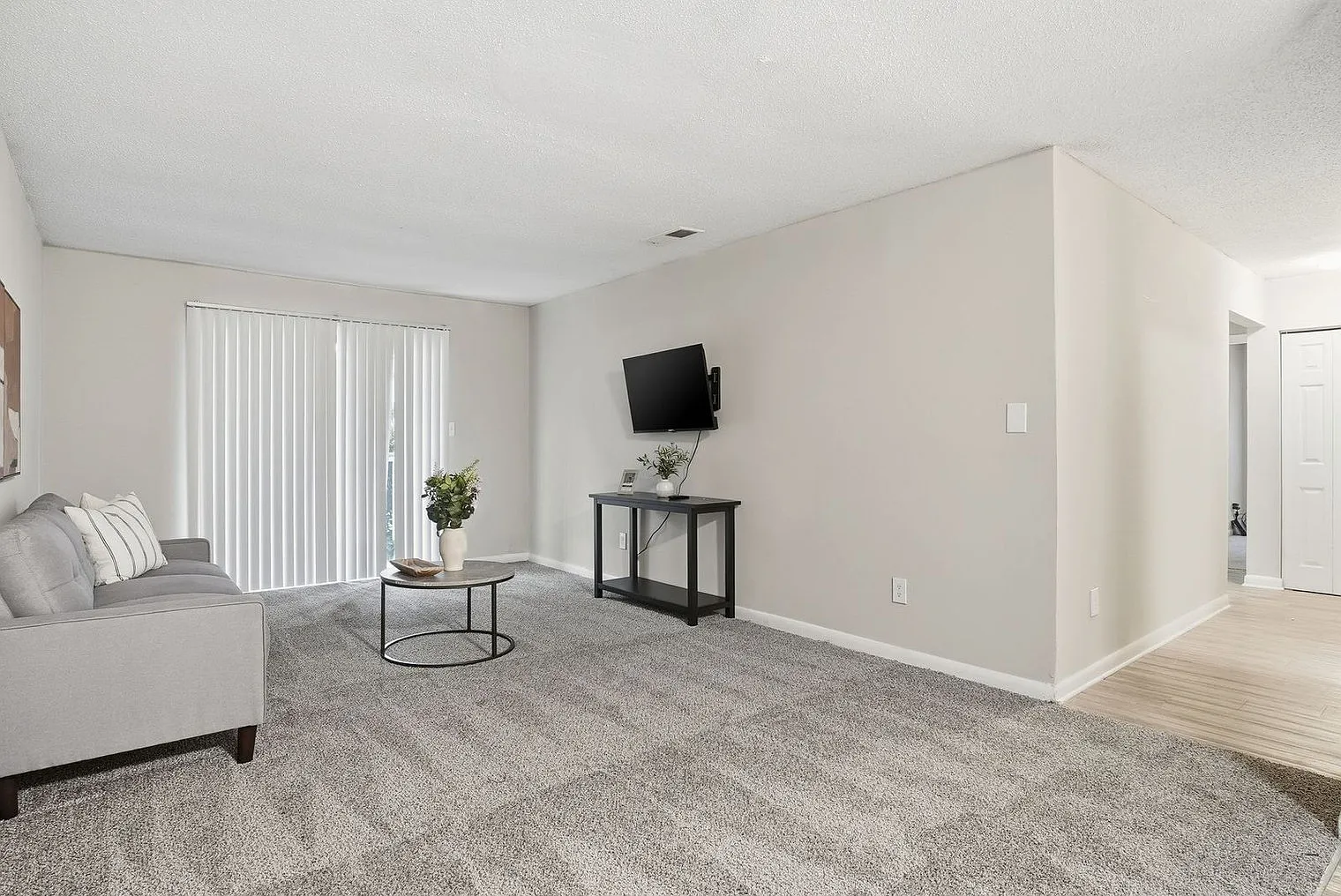 1 bed, 1.5 bath, 11194 sqft, $3,193 — Photo 2