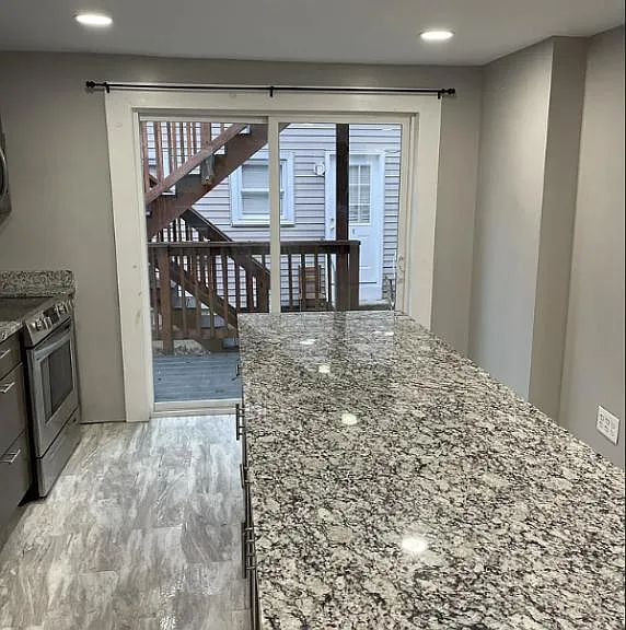87 Pine St — Photo 5