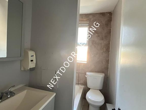 3rd image of 90 Lake St #6M