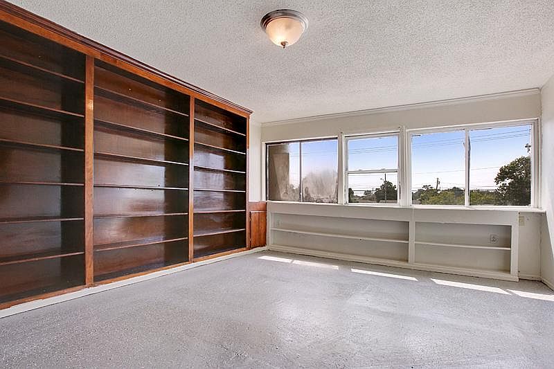 2nd image of 1003 Whitney Ave
