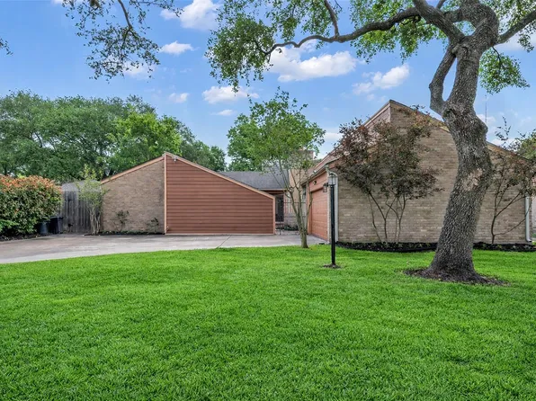 8206 Debbie Gay Dr, Houston, TX 77040