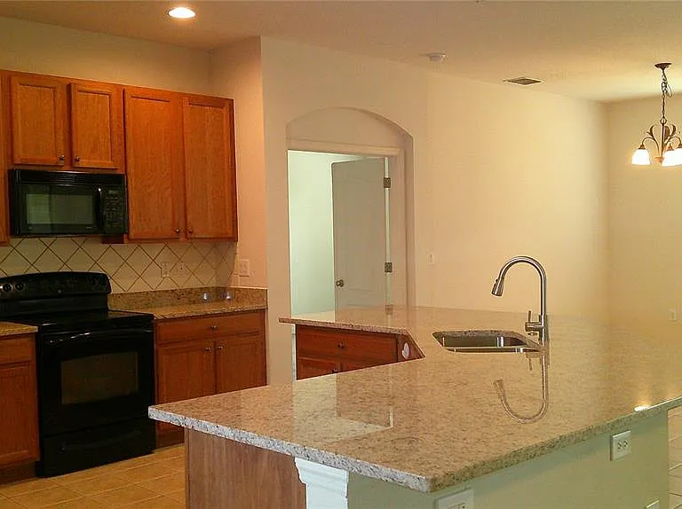 609 Cedar Waxwing Dr — Photo 11