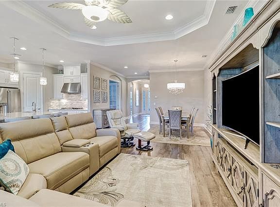 Home For Sale In Esplanade