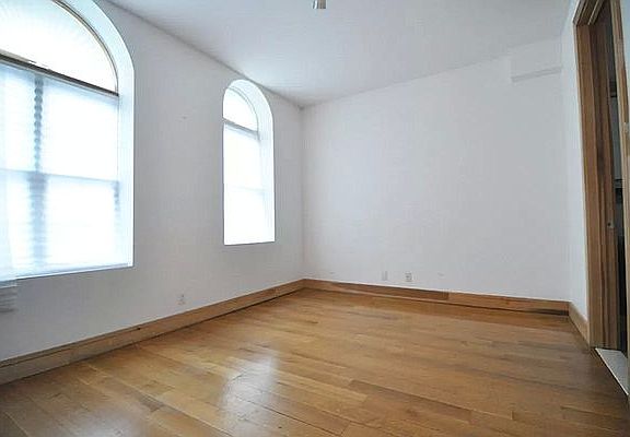 4th image of 204 W 140th St #D1