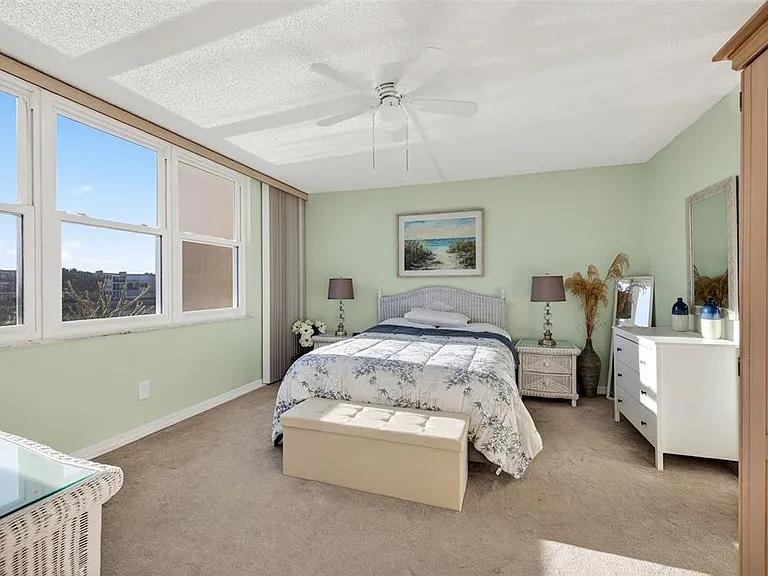 7625 Sun Island Dr S #207 — Photo 15