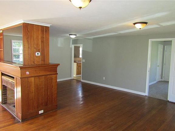 3rd image of 50 Lakin Ave