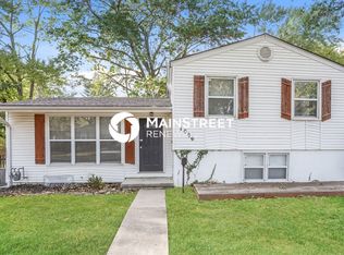 1006 SW Lakeview Blvd, Lees Summit, MO 64081