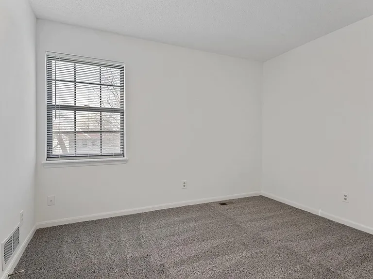 6627 W 149th Ter — Photo 12