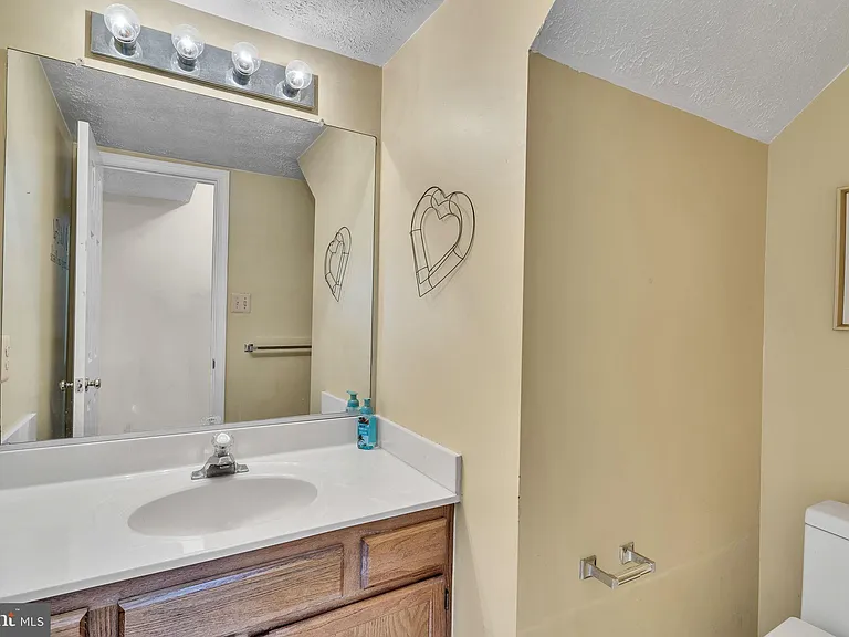 13920 Lord Fairfax Pl — Photo 12