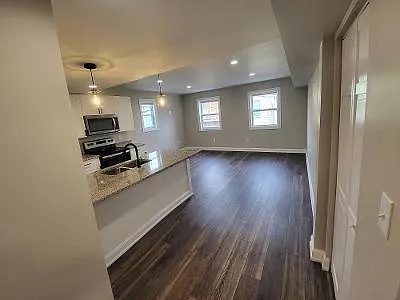 913 N 2nd St — Photo 2