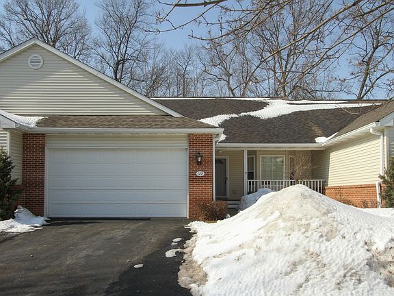 2nd image of 129 Chauncey Ct