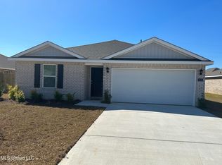 10091 Woodbury Dr, Gulfport, MS 39503