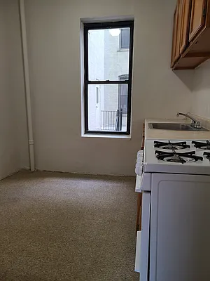 Rented by Astoria Park Realty Group Inc | media 12