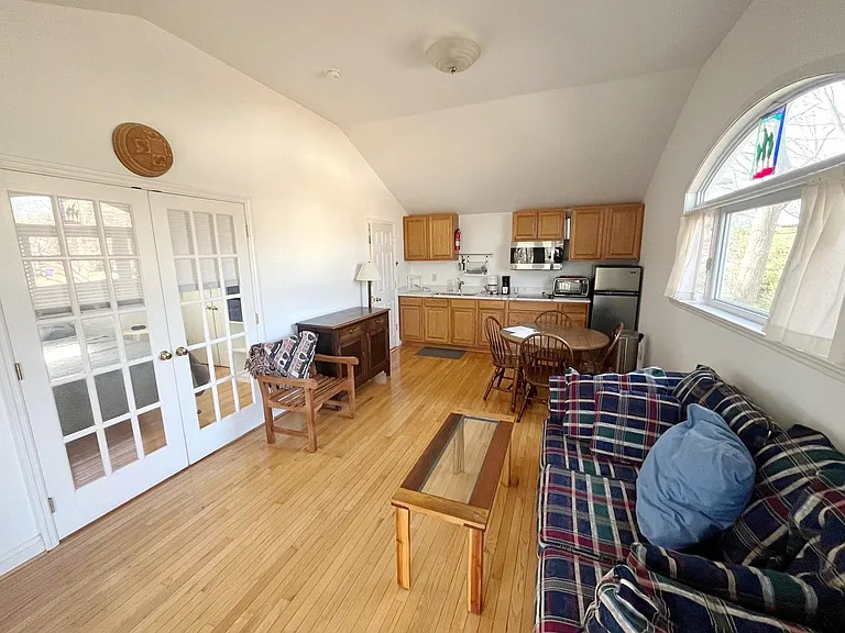 399 Pavillion St SE — Photo 2