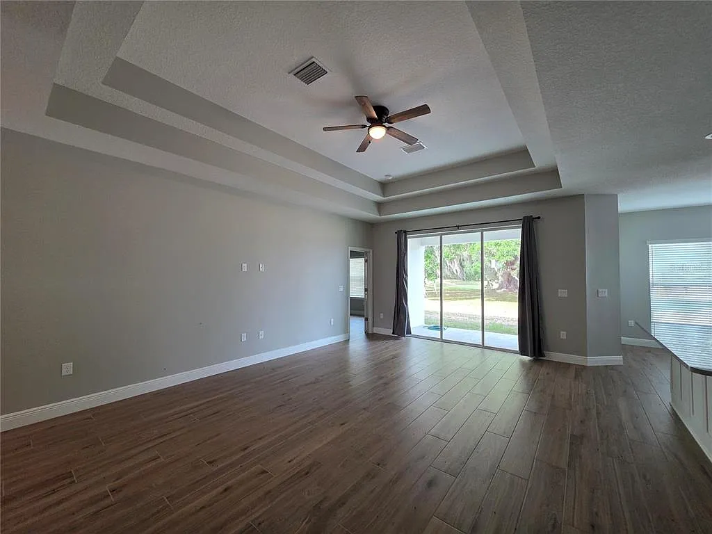Building Photo - 7345 SE 26th Dr