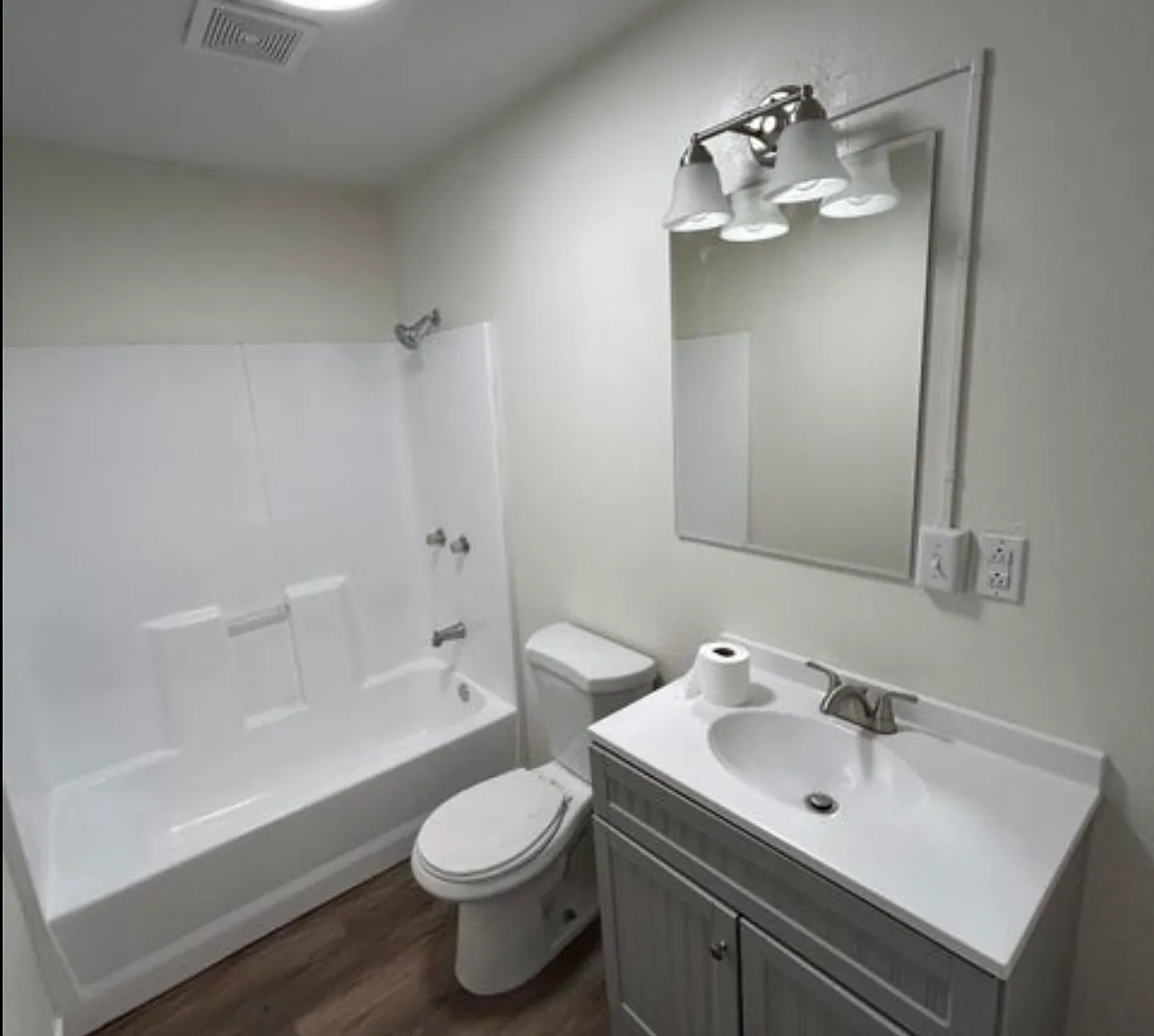 2 bed, 900 sqft, $1,525 — Photo 4