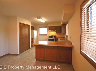 21288 W Barton Rd, New Berlin, WI 53146