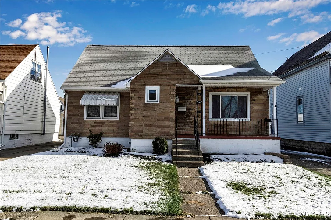 241 Halstead Ave photo 1