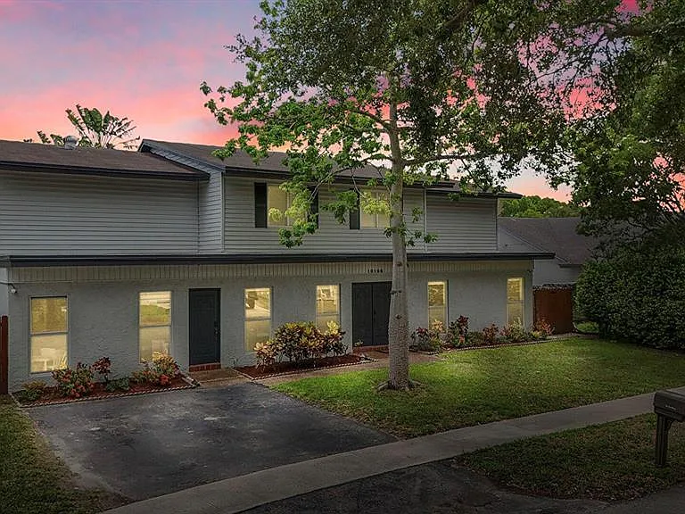 10108 SW 53rd Ct — Photo 3