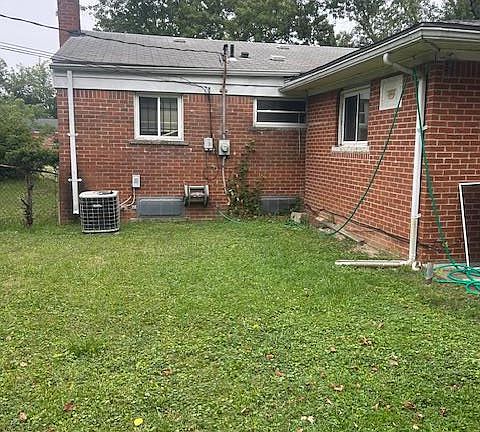 3rd image of 3752 Williams St