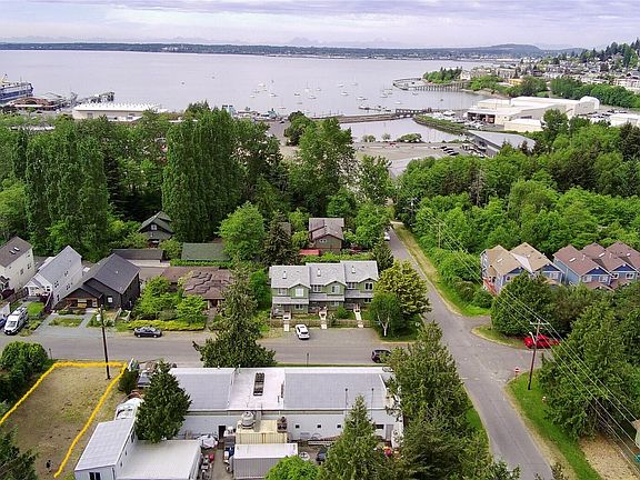 5th image of 542 Donovan Avenue