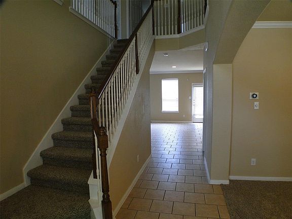 2nd image of 1910 Dakota Run Ln