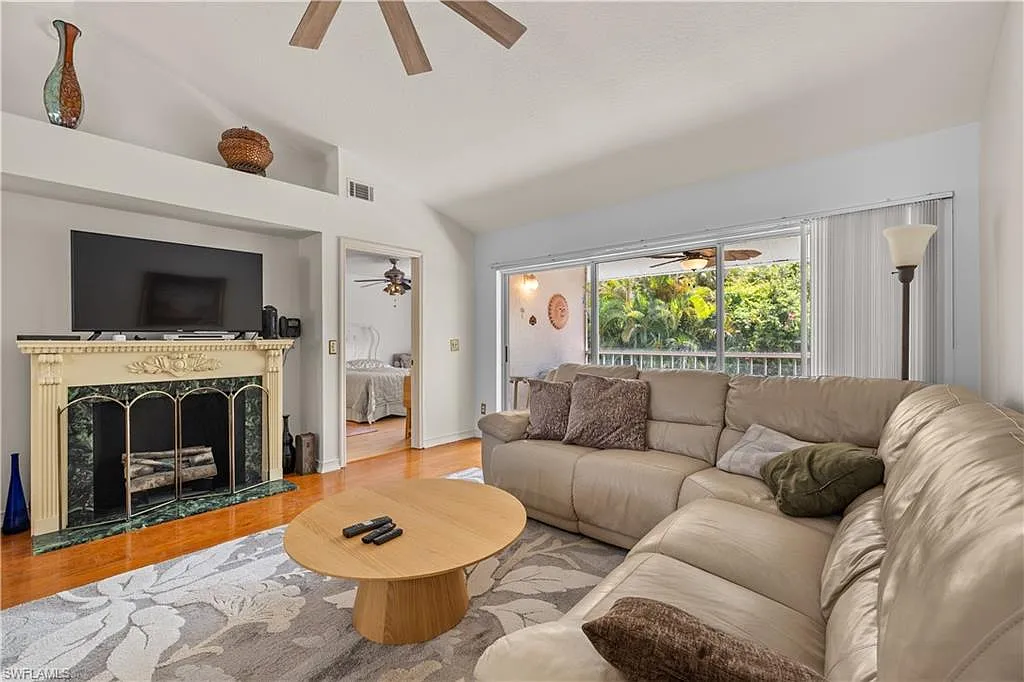 2 bed, 2.0 bath, 1200 sqft, $5,000 — Photo 1