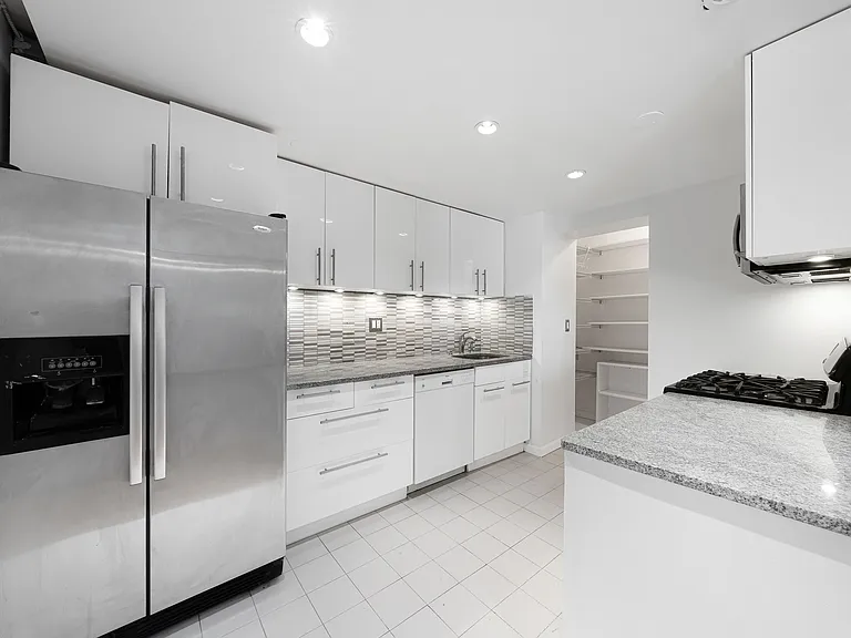 6040 Boulevard East #3J — Photo 9