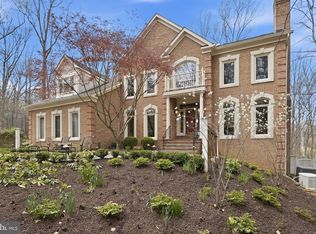 182 River Park Dr, Great Falls, VA