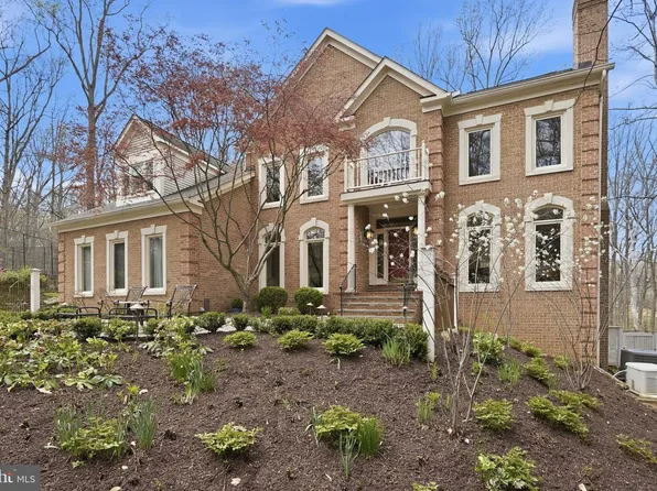182 River Park Dr, Great Falls, VA 22066