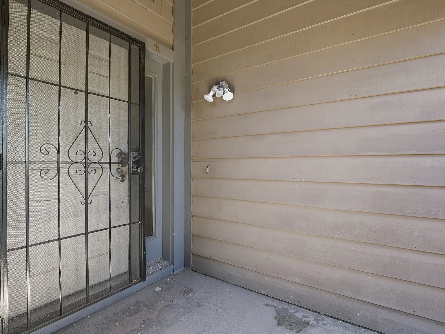 3 bed, 1477 sqft, $2,000 — Photo 2