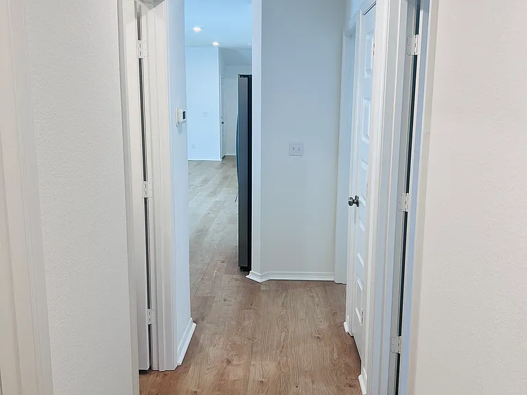 144 Jonathan Dr — Photo 13