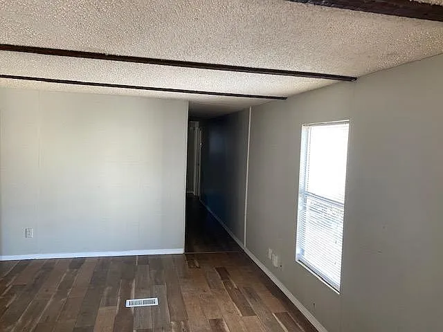 2 bed, 896 sqft, $995 — Photo 2
