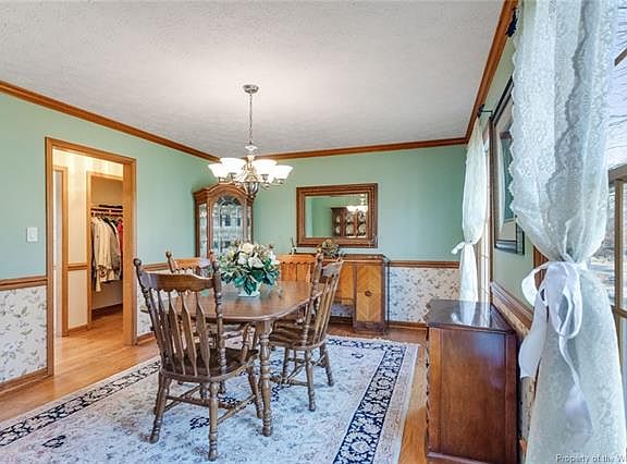 5th image of 2776 Linden Ln
