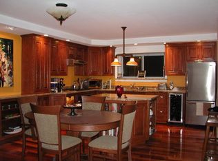 12 Gentry Ln, Uxbridge, MA 01569