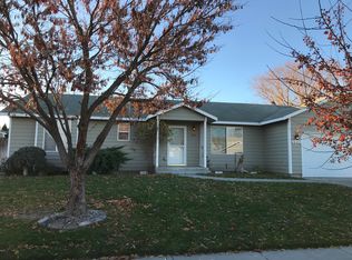 4910 Sahara Dr, Pasco, WA 99301