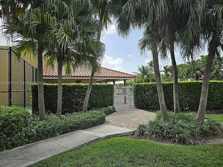 8575 NW 5th Ter #1509 — Photo 28