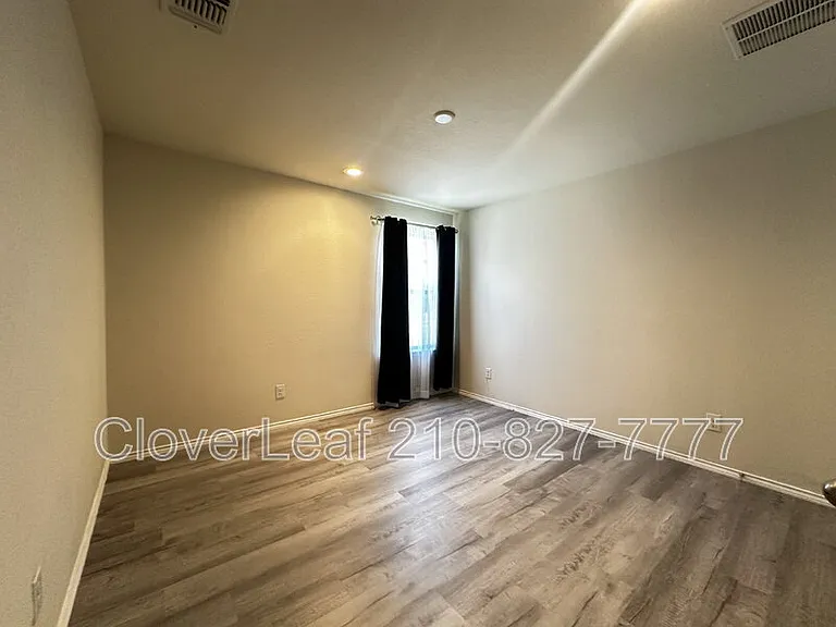 2606 Bluff Xing — Photo 38