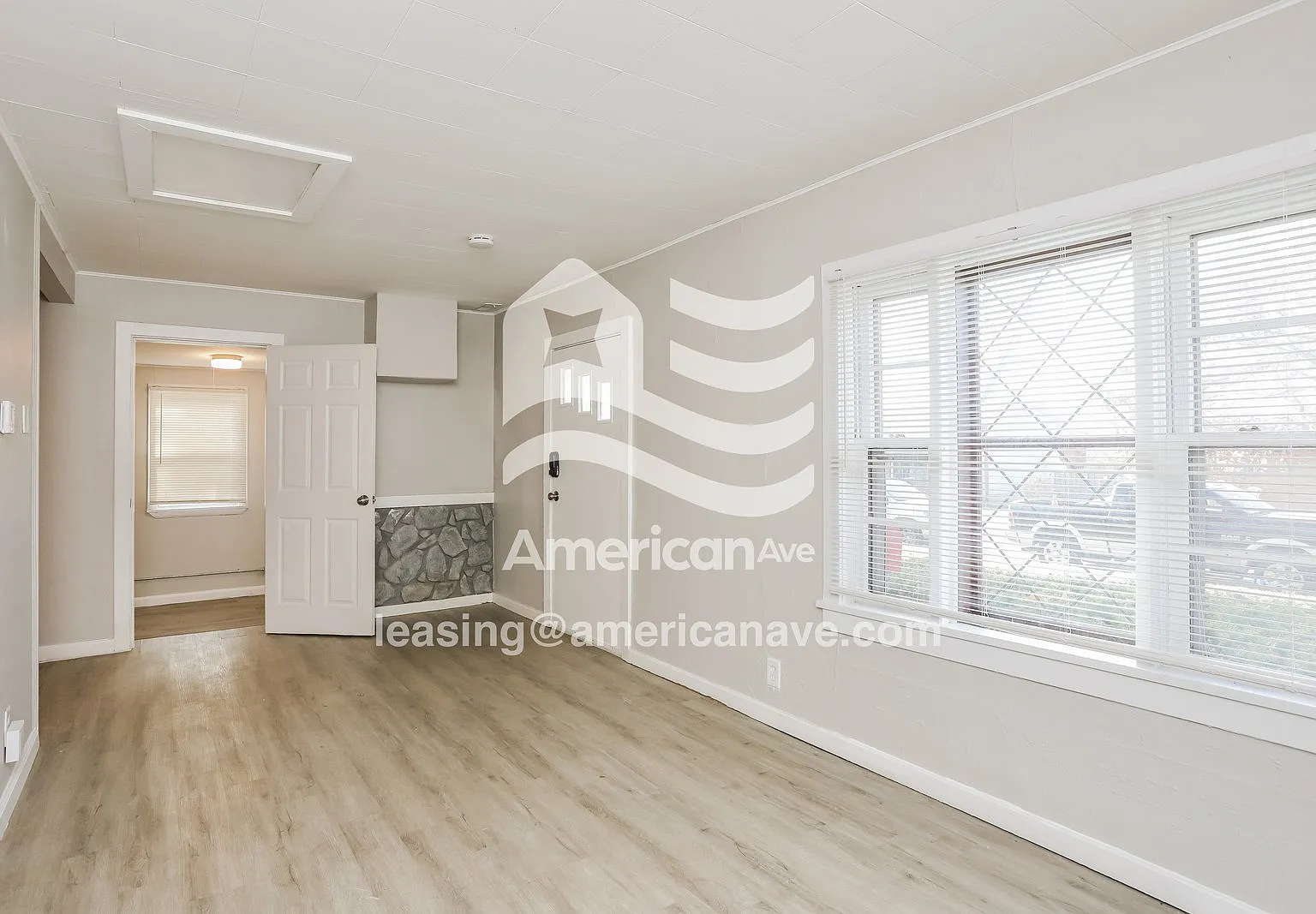 2 bed, 1.0 bath, 923 sqft, $1,350 — Photo 4