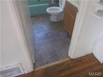 3rd image of 2215 Lovett Dr