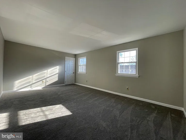 21 Shannon Dr — Photo 15