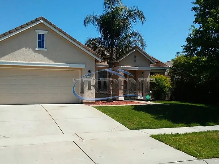 2435 Independence Trl — Photo 1