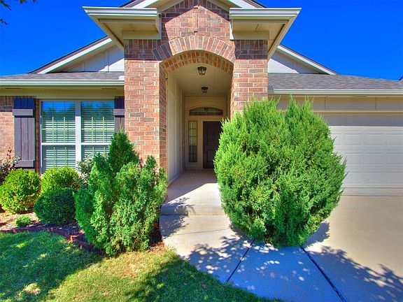 2nd image of 3316 Eaglerock Ln