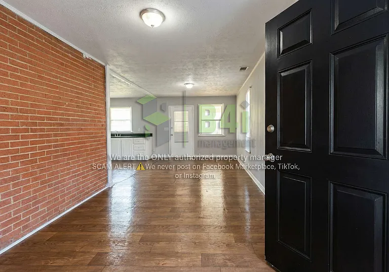 1917 Watkins Dr — Photo 4