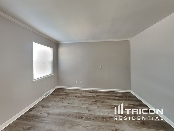 5th image of 9849 Standing Wood Ct