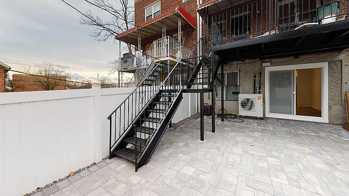 Rented by Deutsche Gramatan Vanderbilt Inc | media 15