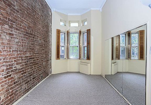 5th image of 140 E 74th St #3B