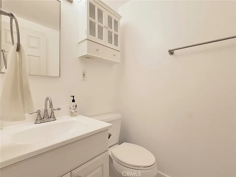 10018 Cozycroft Ave — Photo 12